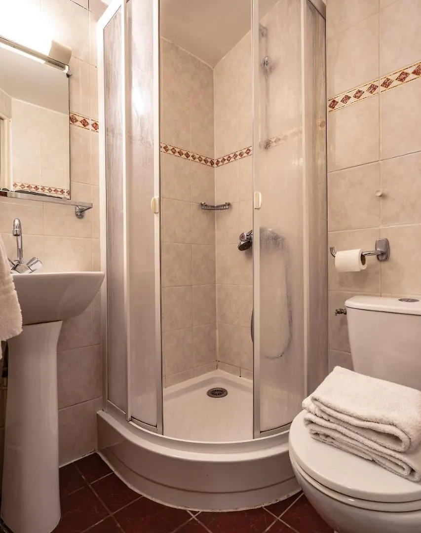 Neptune Place D'italie Hotel 2*
